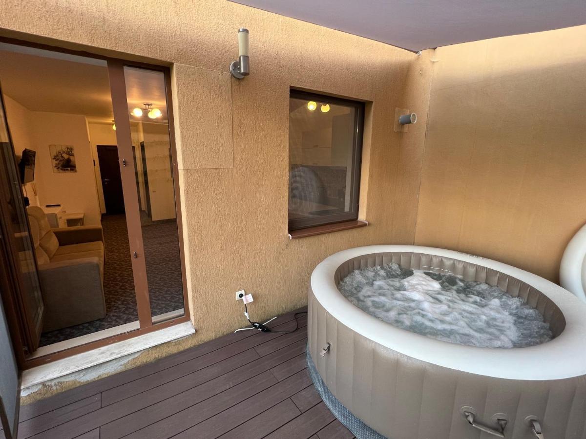 Coroni Studio With Jacuzzi Брашов Екстериор снимка