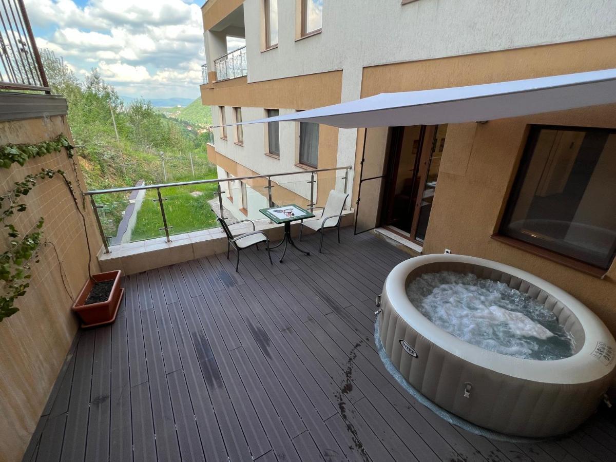 Coroni Studio With Jacuzzi Брашов Екстериор снимка